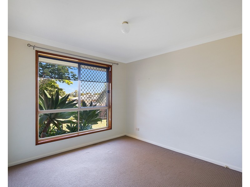 39 Gainsborough Drive, Glenvale QLD 4350