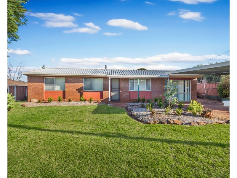 8 Riethmuller Street, Kearneys Spring QLD 4350