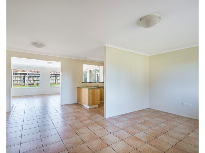 8 Riethmuller Street, Kearneys Spring QLD 4350