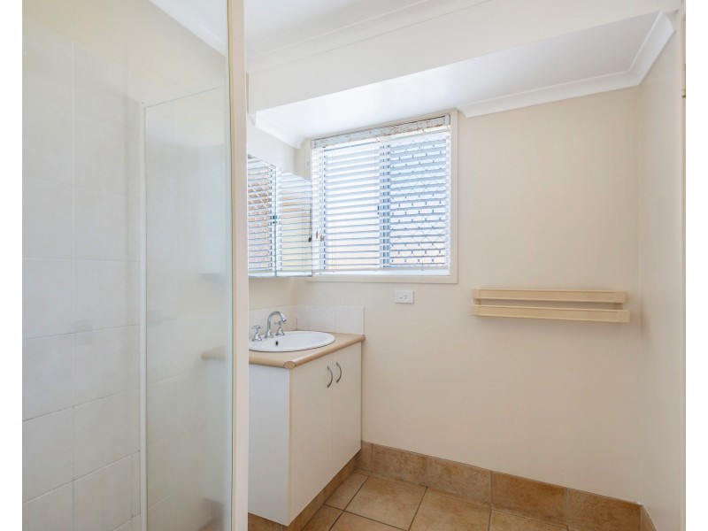 8 Riethmuller Street, Kearneys Spring QLD 4350