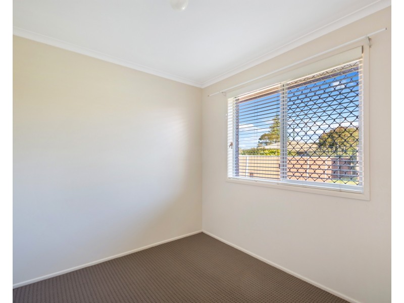 8 Riethmuller Street, Kearneys Spring QLD 4350