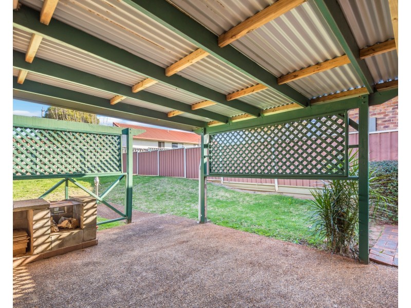 8 Riethmuller Street, Kearneys Spring QLD 4350