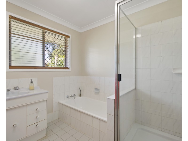 606 Greenwattle Street, Newtown QLD 4350