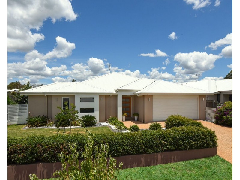 12 Pugh Street, Middle Ridge QLD 4350