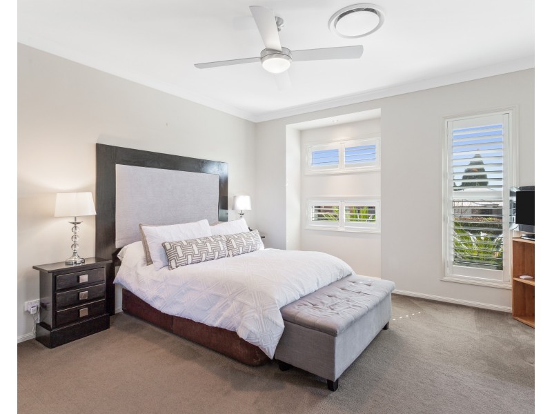 12 Pugh Street, Middle Ridge QLD 4350
