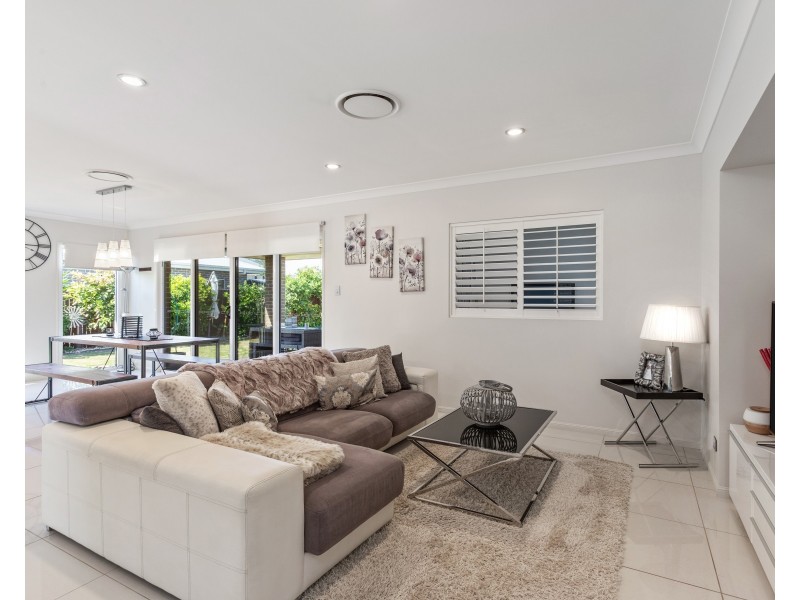 12 Pugh Street, Middle Ridge QLD 4350