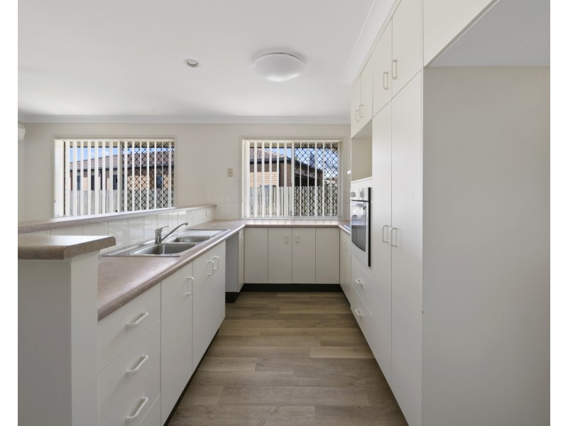 5 Mengel Court, Middle Ridge QLD 4350