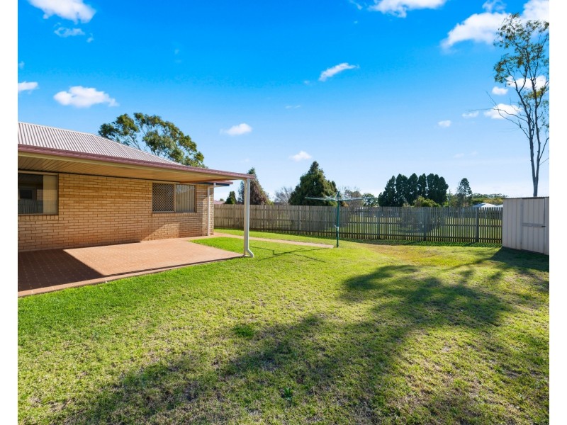5 Mengel Court, Middle Ridge QLD 4350