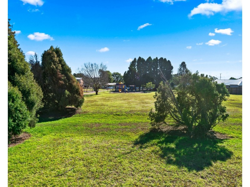 5 Mengel Court, Middle Ridge QLD 4350