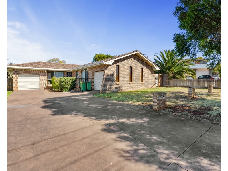 2/10 Clive Crescent, Darling Heights QLD 4350
