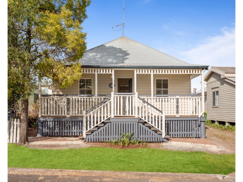 4 Sir Street, North Toowoomba QLD 4350