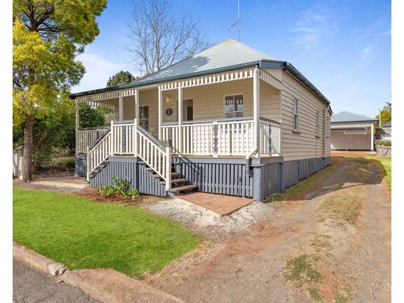 4 Sir Street, North Toowoomba QLD 4350