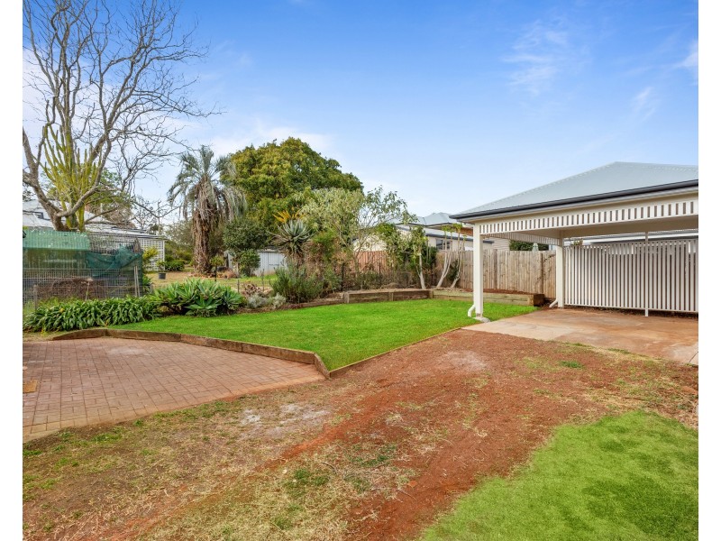 4 Sir Street, North Toowoomba QLD 4350