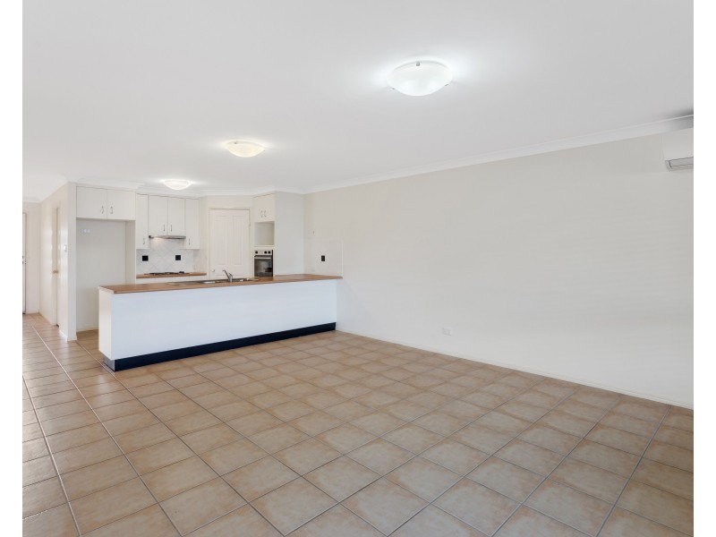 2/26 Hoepper Street, Kearneys Spring QLD 4350