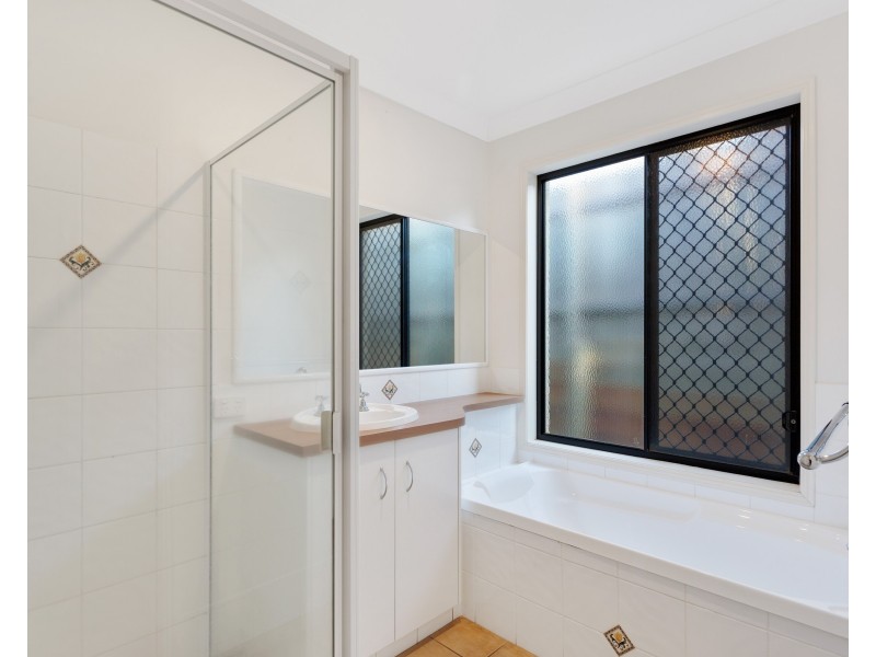 2/26 Hoepper Street, Kearneys Spring QLD 4350