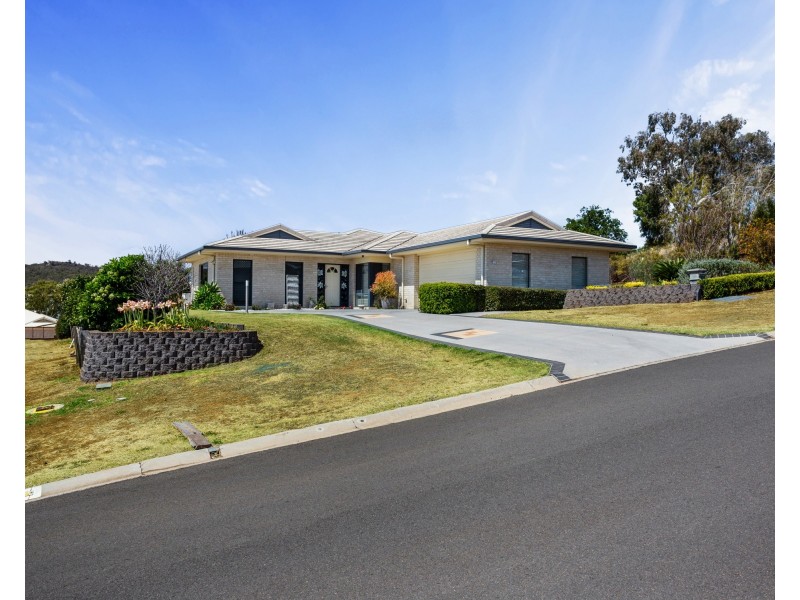 12 Carla Crescent, Westbrook QLD 4350