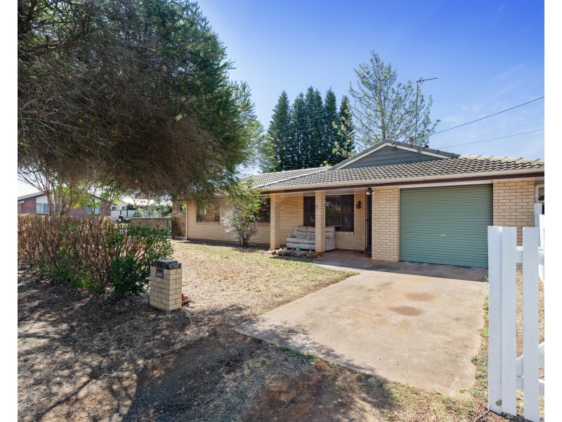 27 McFarlane Street, Wilsonton QLD 4350