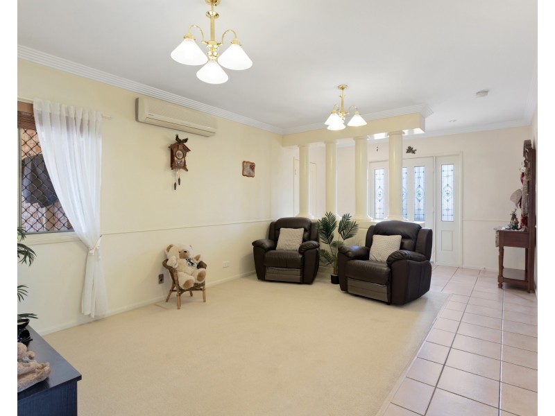 28 Ravenscourt Street, Centenary Heights QLD 4350