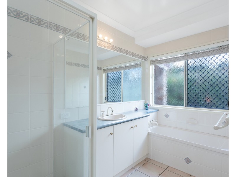 28 Ravenscourt Street, Centenary Heights QLD 4350