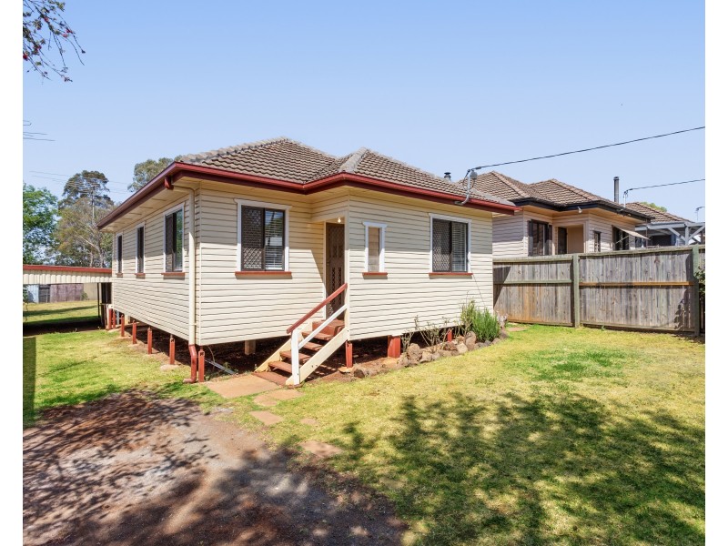 6  Dodd Street, Newtown QLD 4350