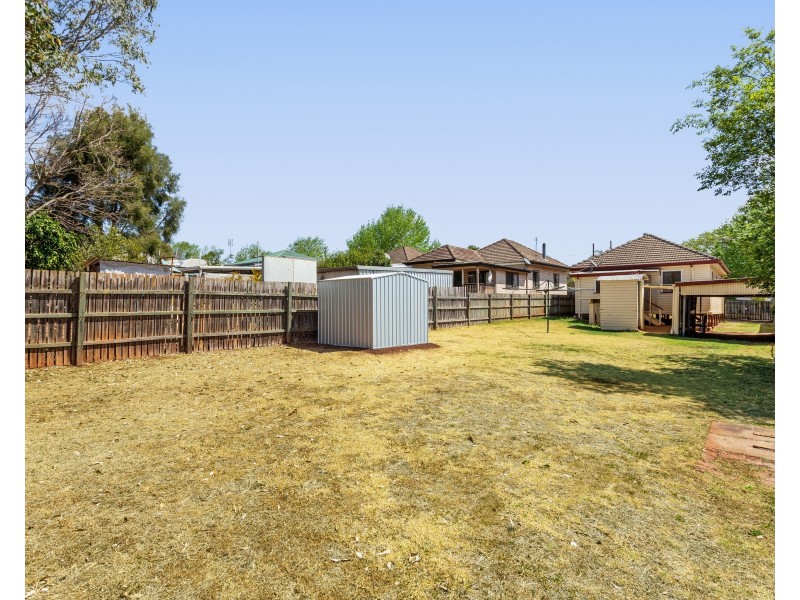 6  Dodd Street, Newtown QLD 4350