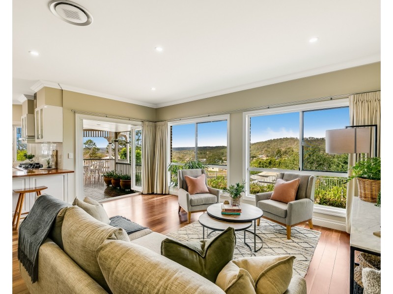 1 Clayton Court, Cotswold Hills QLD 4350