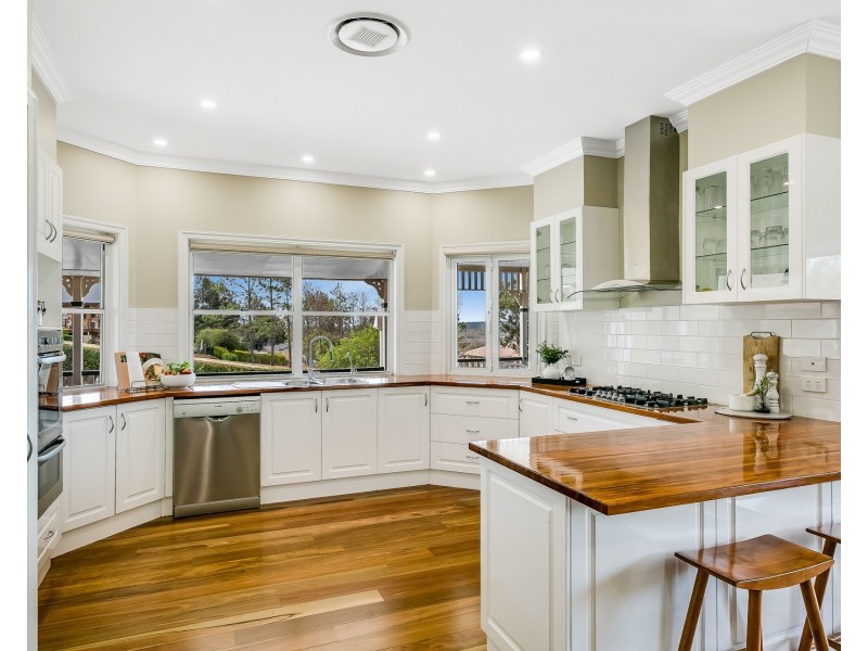 1 Clayton Court, Cotswold Hills QLD 4350