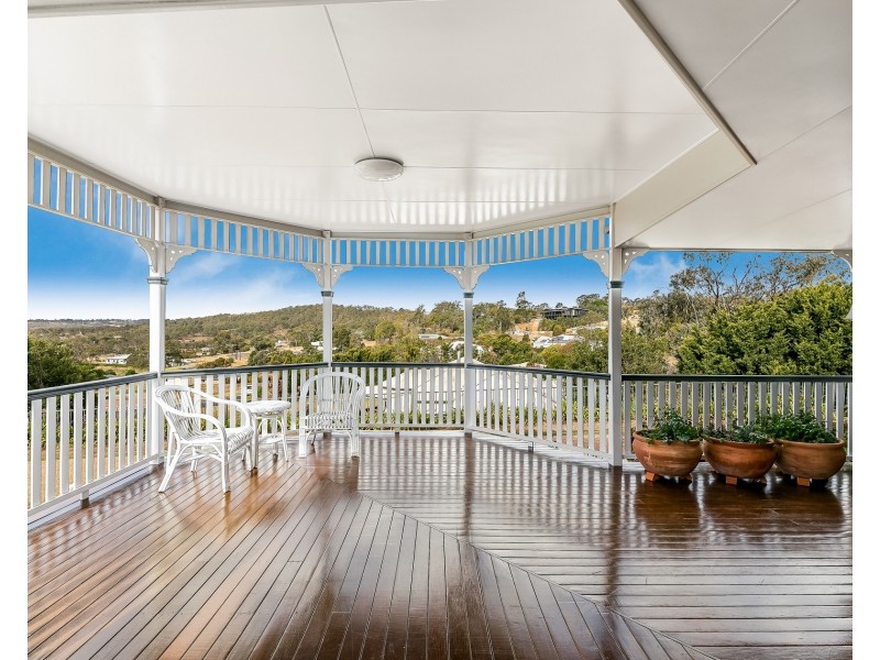 1 Clayton Court, Cotswold Hills QLD 4350