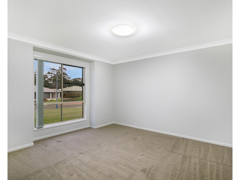 10  Dove Crescent, Kleinton QLD 4352