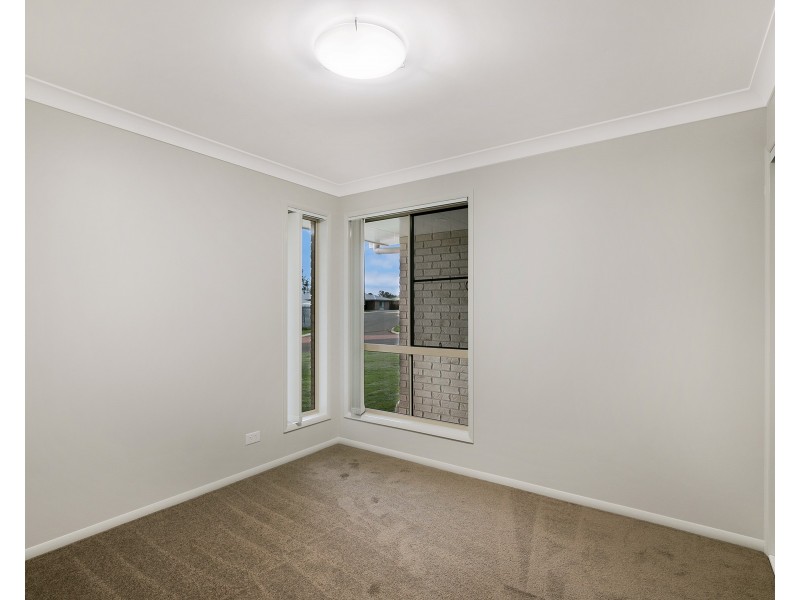 10  Dove Crescent, Kleinton QLD 4352