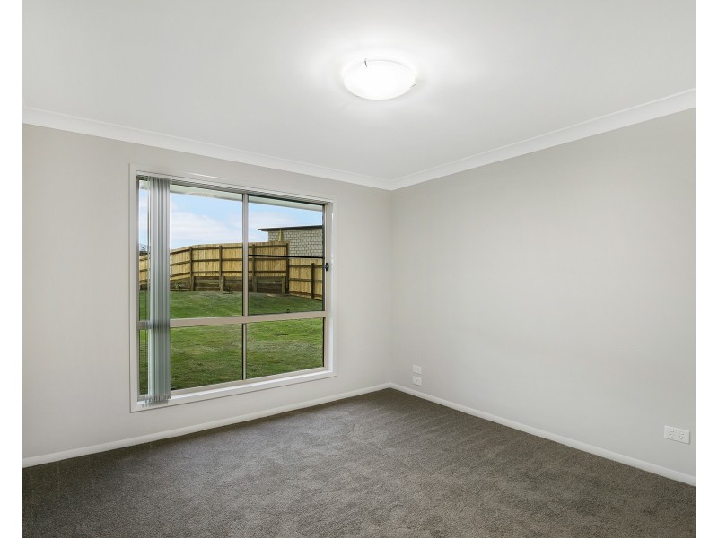 10  Dove Crescent, Kleinton QLD 4352