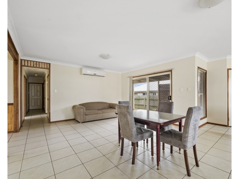 37 Hinchliffe Dr, Kearneys Spring QLD 4350