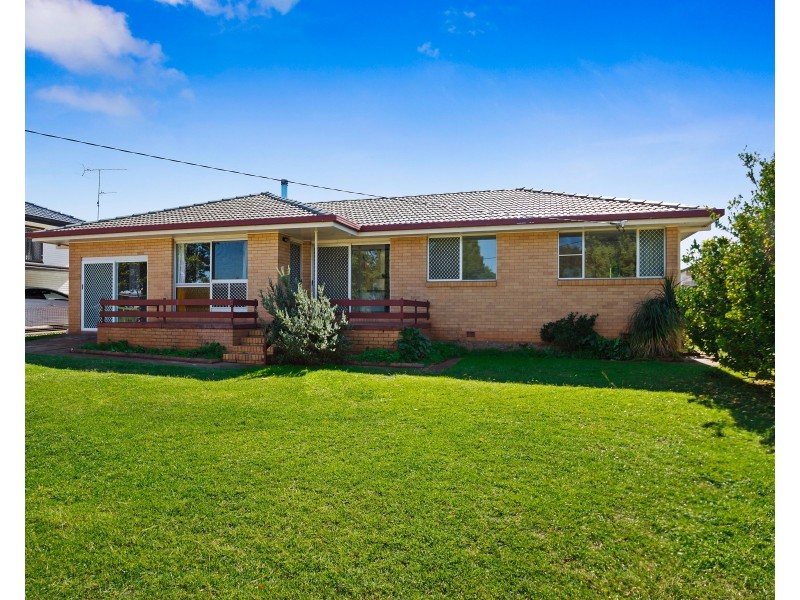 5 Evon Street, Rockville QLD 4350
