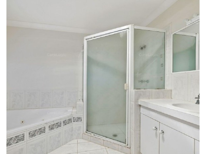 5 General Gordon Court, Cotswold Hills QLD 4350