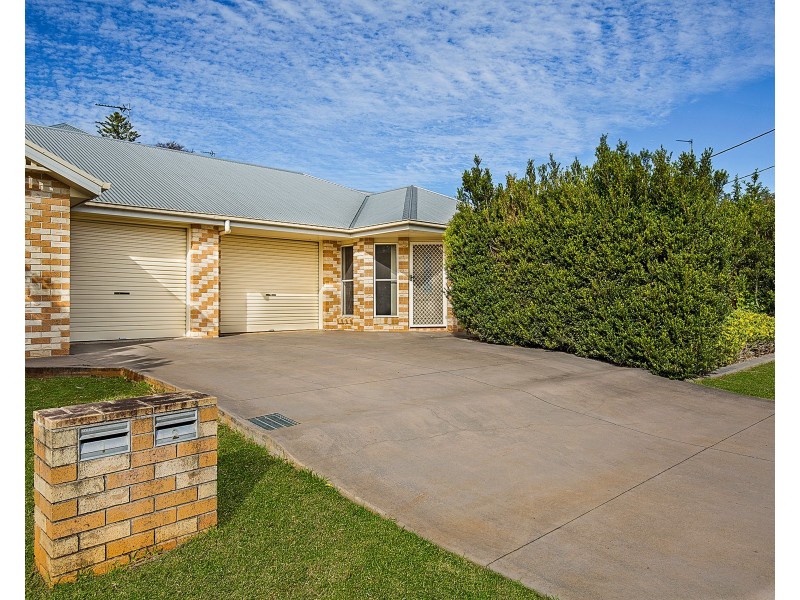 2/2  Balanga Court, South Toowoomba QLD 4350