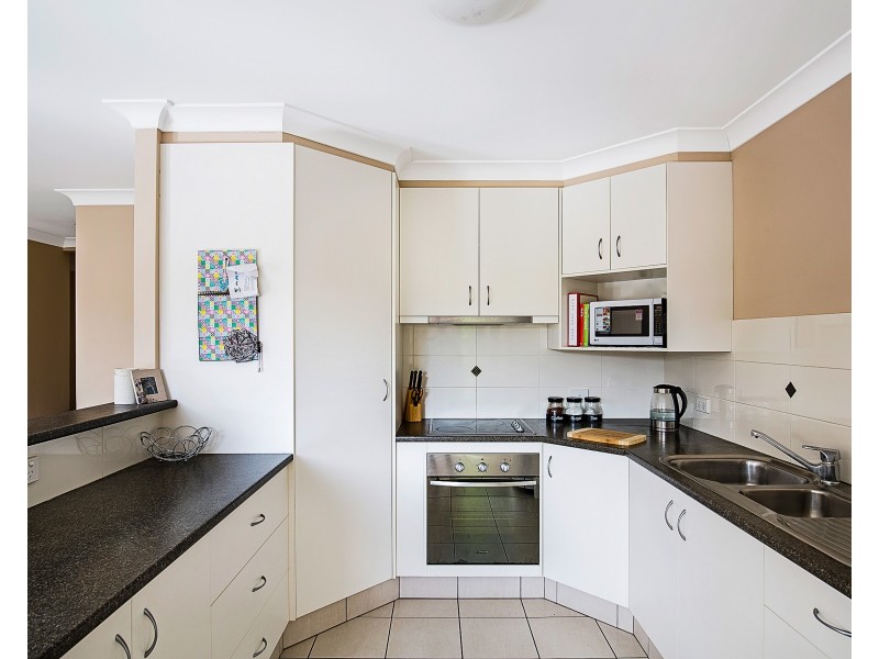 2/2  Balanga Court, South Toowoomba QLD 4350