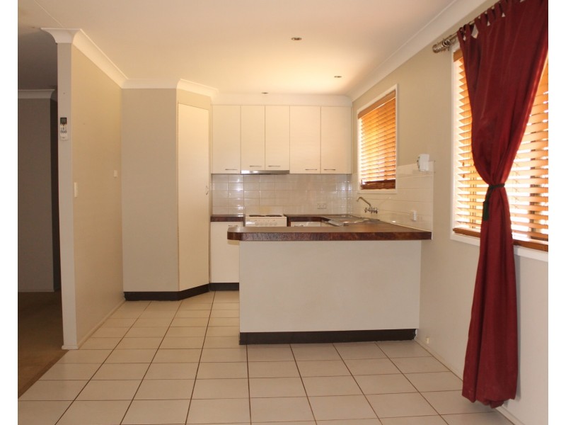 6 Carey Street, Kearneys Spring QLD 4350