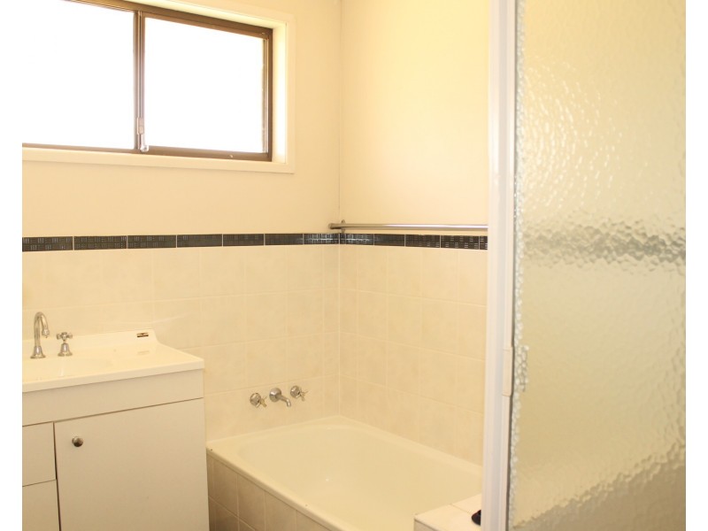 6 Carey Street, Kearneys Spring QLD 4350