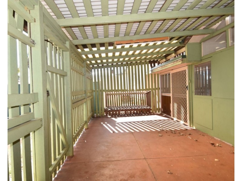 37 Gladstone Street, Newtown QLD 4350