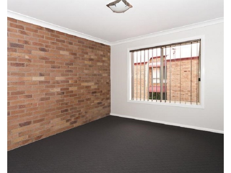 7/248  James Street, Harristown QLD 4350