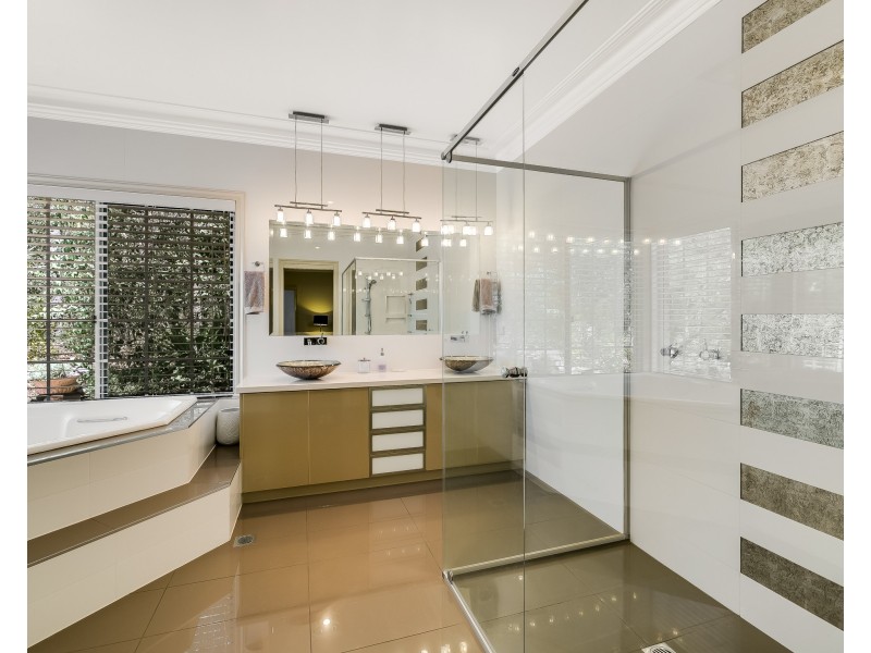 24 Ethan Street, Middle Ridge QLD 4350