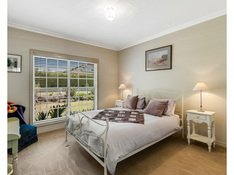 24 Ethan Street, Middle Ridge QLD 4350