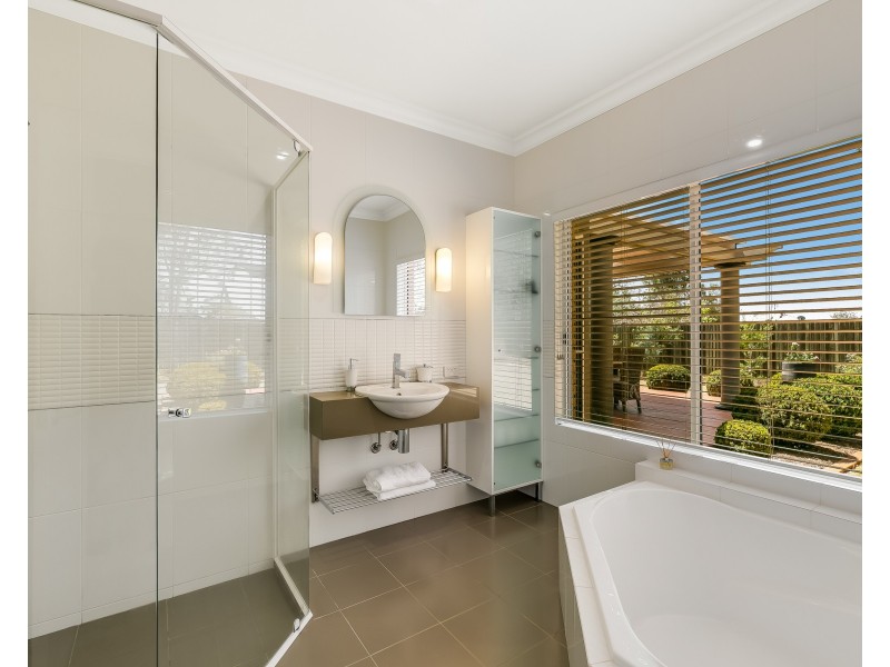 24 Ethan Street, Middle Ridge QLD 4350