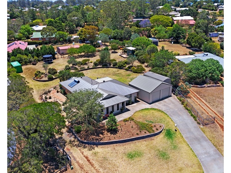 32 Palmer Drive, Highfields QLD 4352