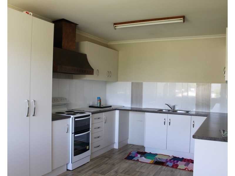 4/277 Bridge Street, Newtown QLD 4350