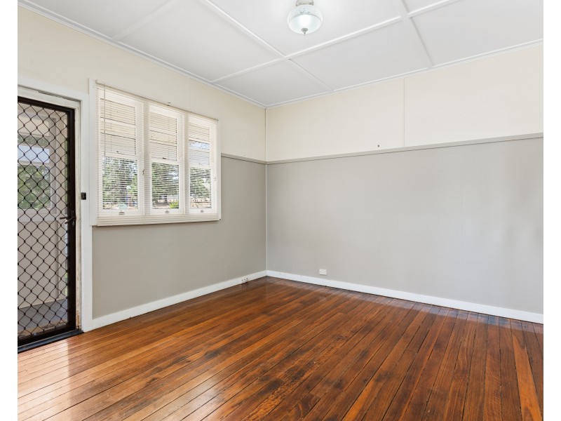 74C Mackenzie Street, Mount Lofty QLD 4350