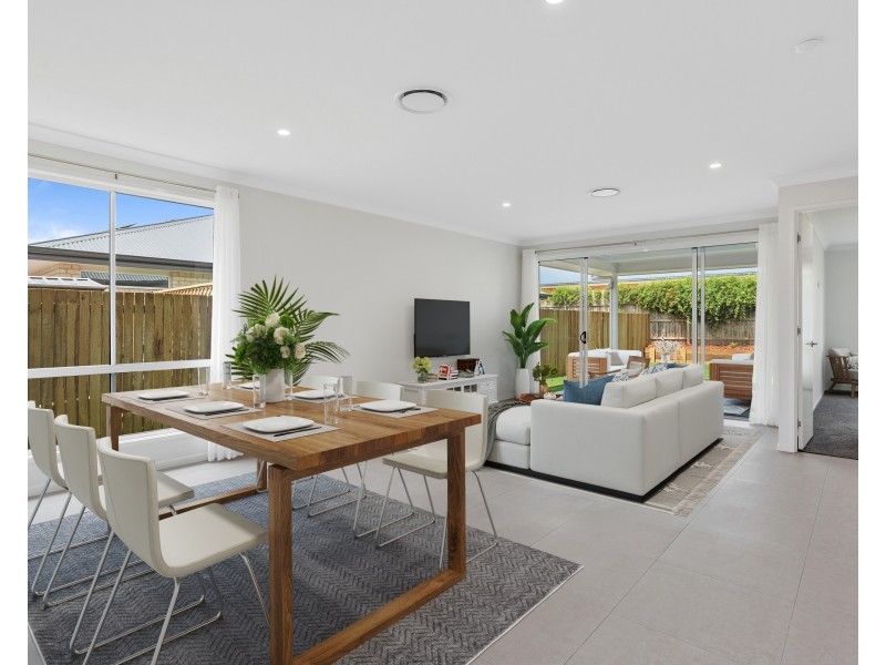 596 Hume Street, Middle Ridge QLD 4350