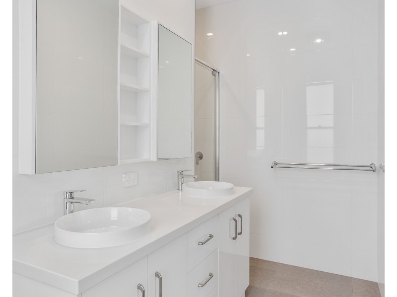 596 Hume Street, Middle Ridge QLD 4350