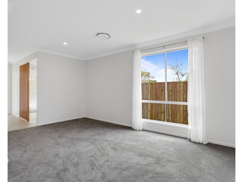 596 Hume Street, Middle Ridge QLD 4350