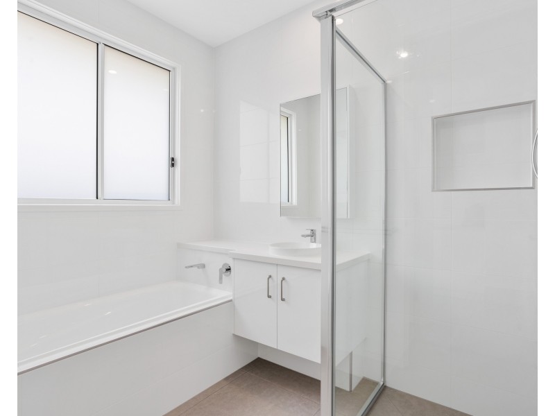 596 Hume Street, Middle Ridge QLD 4350